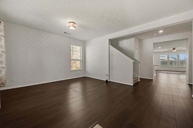 Building Photo - 20602 Pioneer Oak Ln