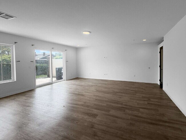 Building Photo - 26706 Lexington Ln