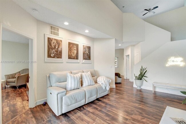 Building Photo - 16339 Malibu Dr