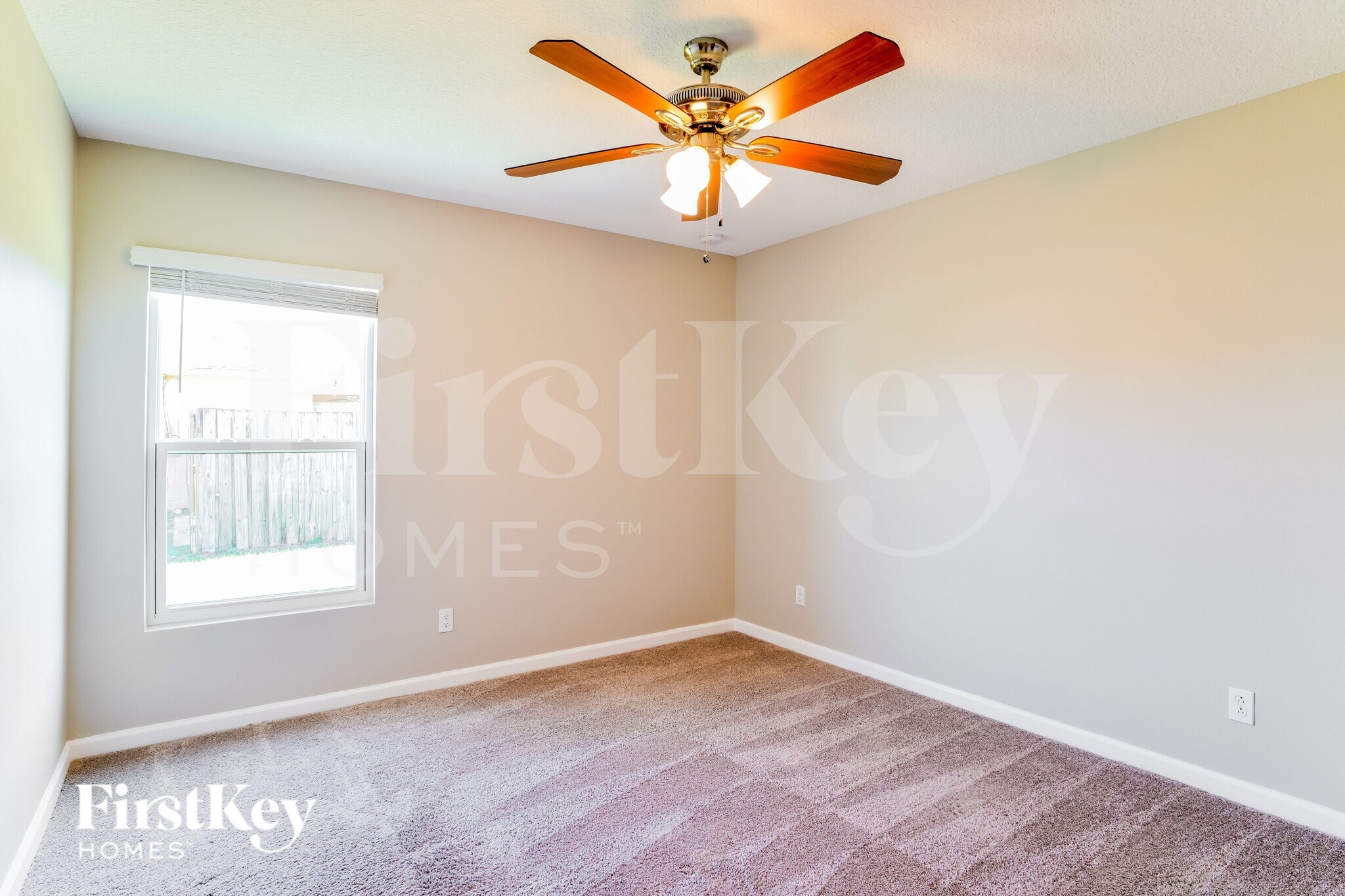 Building Photo - 1082 SW Bianca Ave