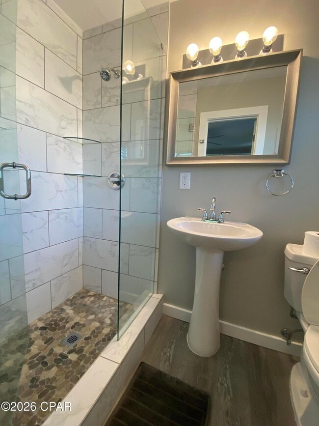 Building Photo - 1606 Clay Ave