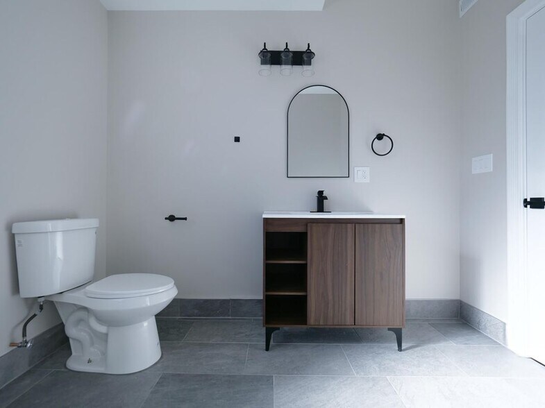 Building Photo - 149 N Waller Ave