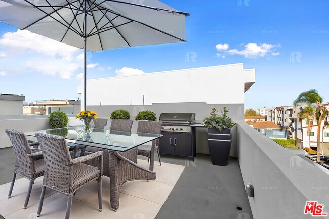 Building Photo - 1541 1/2 Hi Point St