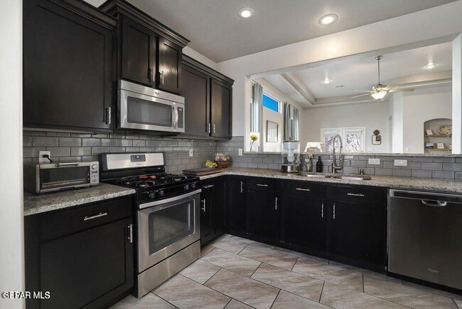 Building Photo - 7305 Golden Sage Dr