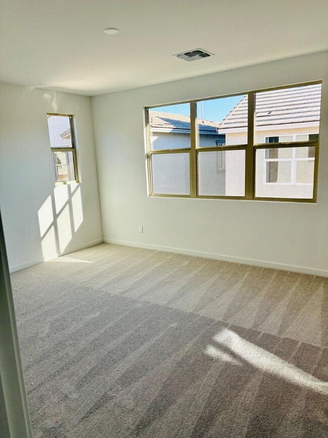 Building Photo - 4738 S Element