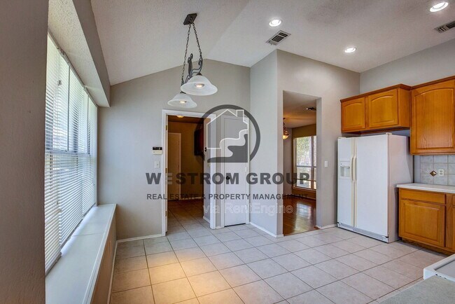 Building Photo - 8533 Brushy Creek Trail