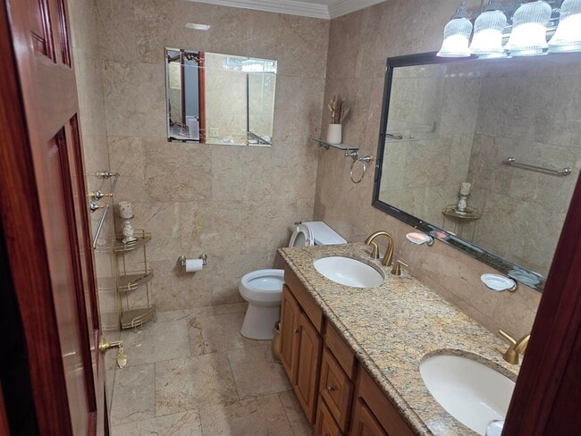 Building Photo - 7014 Grand Ave