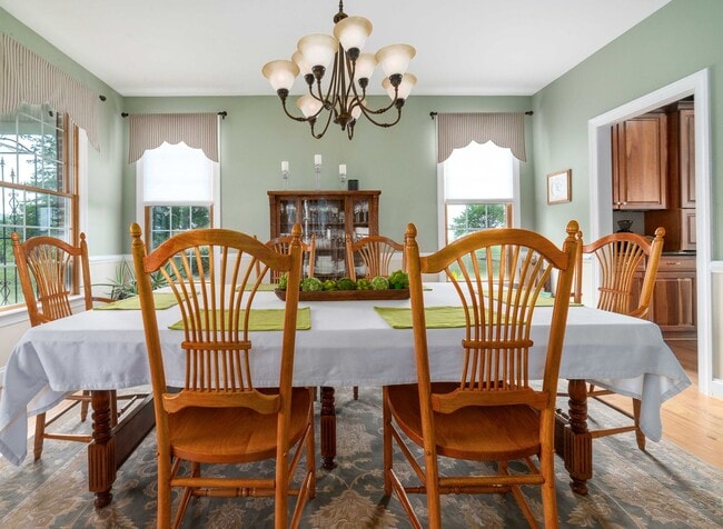 Building Photo - Majestic Custom Home