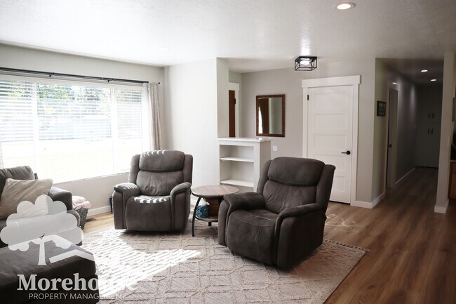 Building Photo - 10440 Meadow Lark Dr