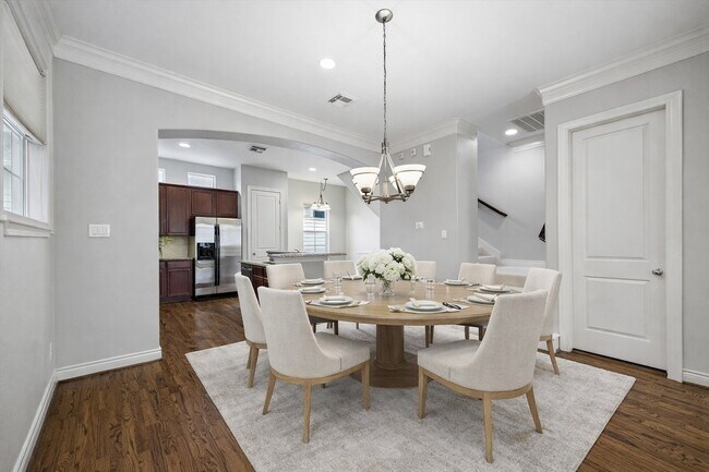 Building Photo - 622 Rutland St