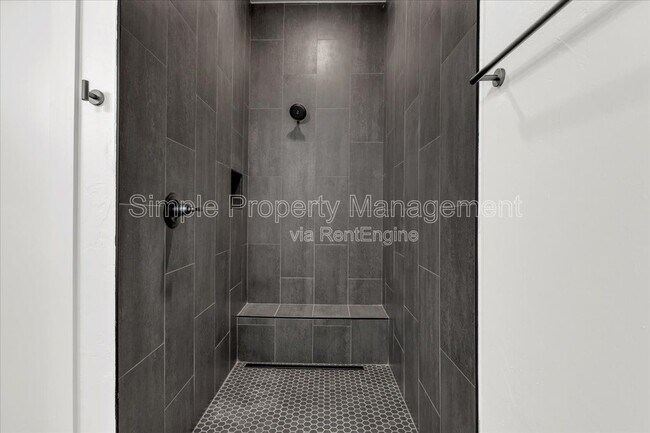 Building Photo - 1625 NW 16th St