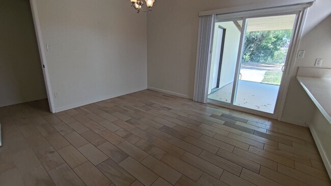 Building Photo - Large 6 Bedroom House Near SDSU! Large Bac...