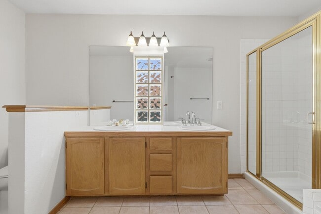 Building Photo - 4 Bed 2.5 Bath Home in Plum Creek of Castle Rock