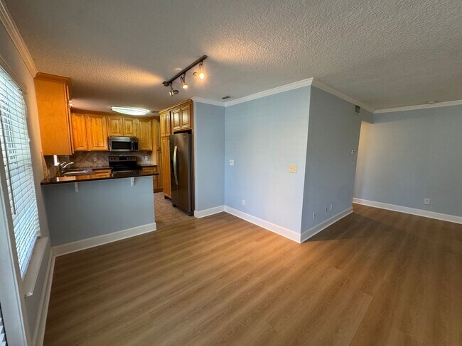 Building Photo - Move In Special! Coastal Creek Upstairs 2/...