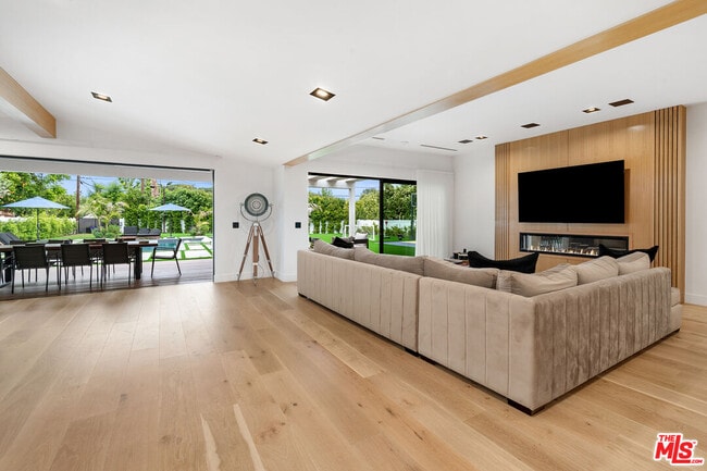 Building Photo - 23283 Erwin St