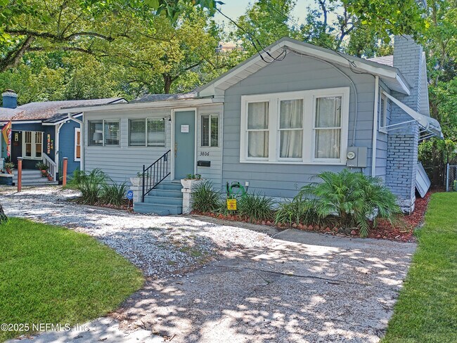 Primary Photo - 3806 Burnett Park Rd