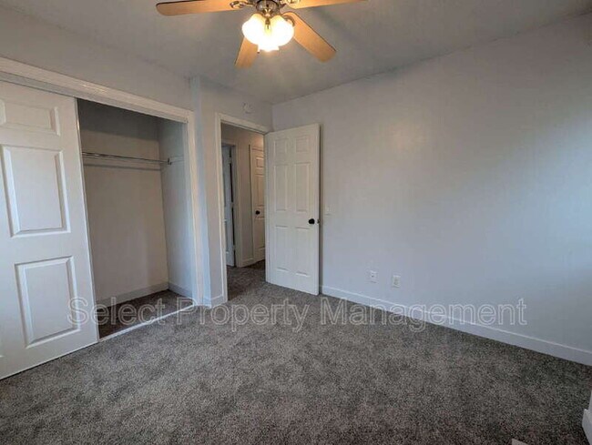 Building Photo - 7812 Brookfield Dr