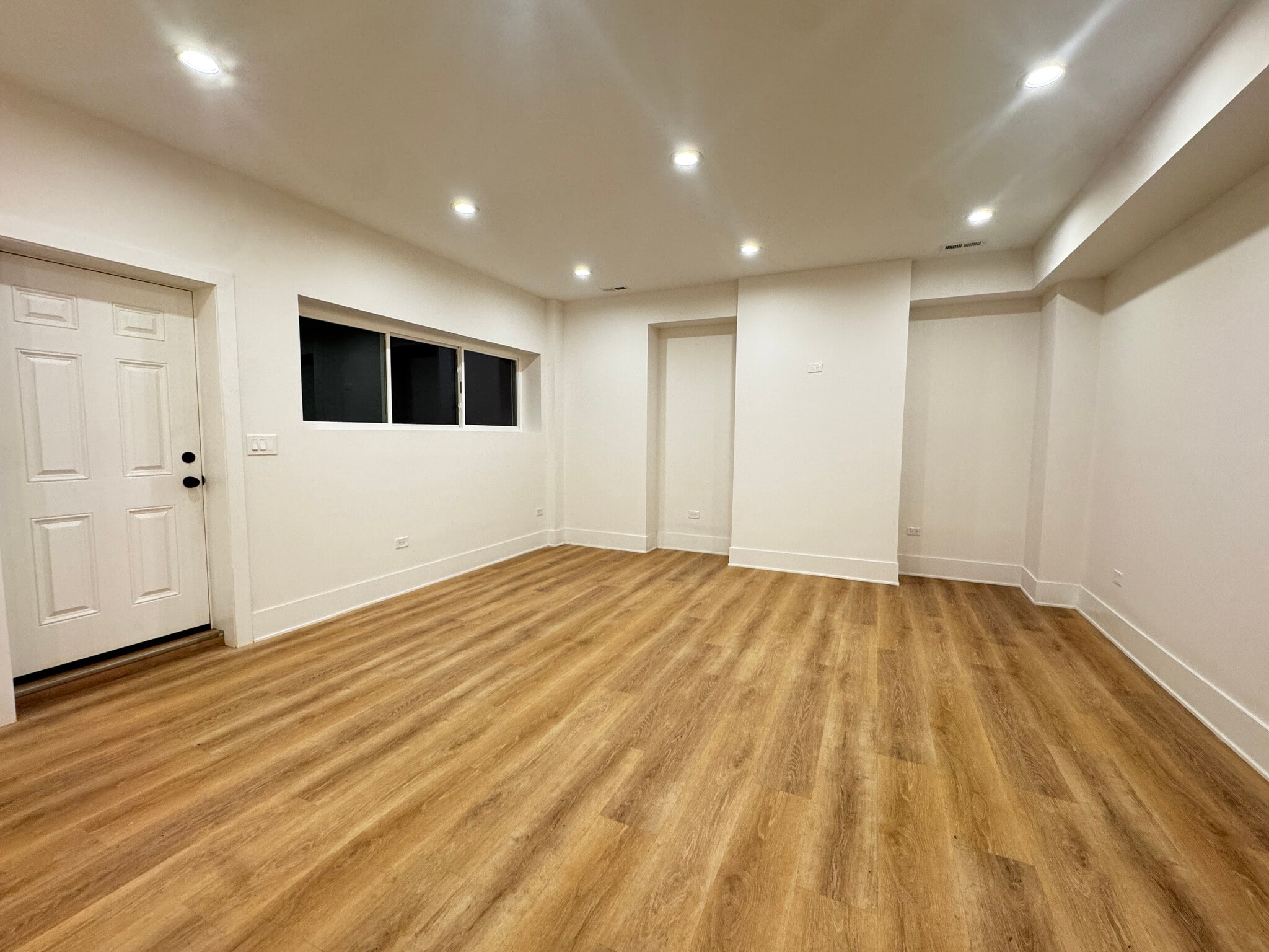 Building Photo - 2425 W Cortez St