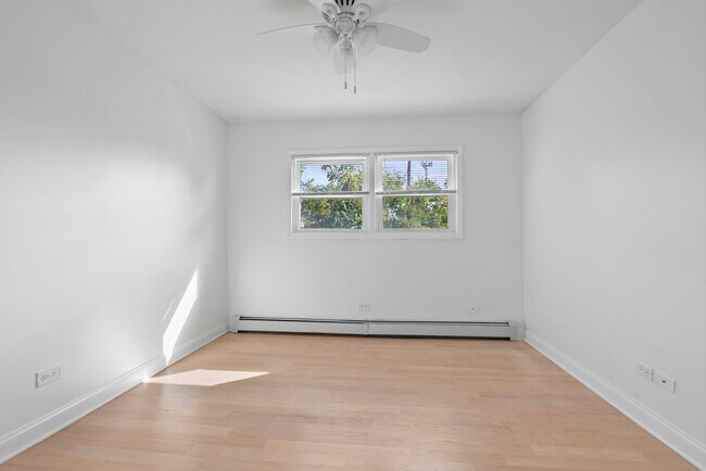 Building Photo - 7121 W 110th St