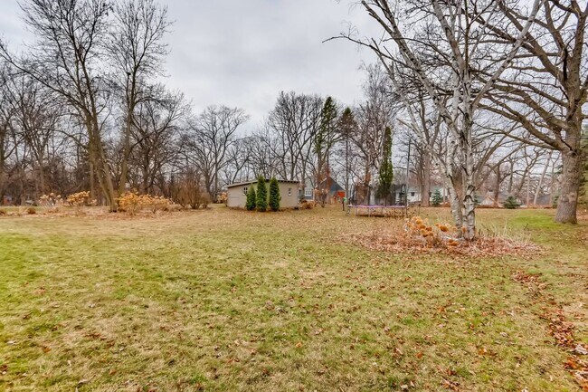 Building Photo - 301 Russell Ln