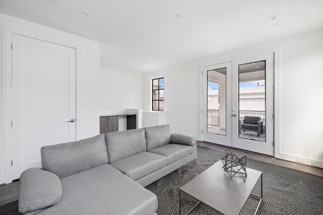 Building Photo - 5824 Winsome Ln