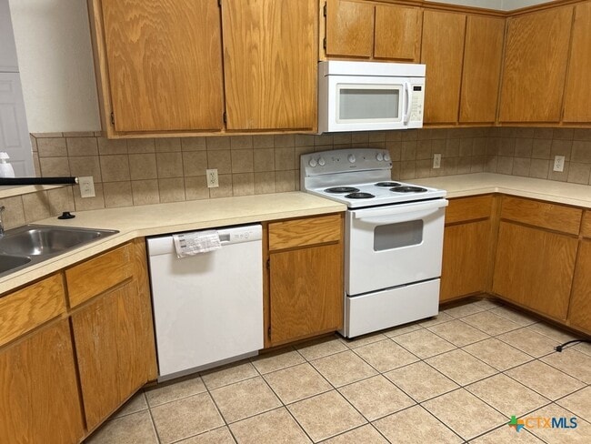 Building Photo - 313 Jeff Gordon Dr