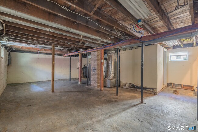 Building Photo - 166 Earl Ave