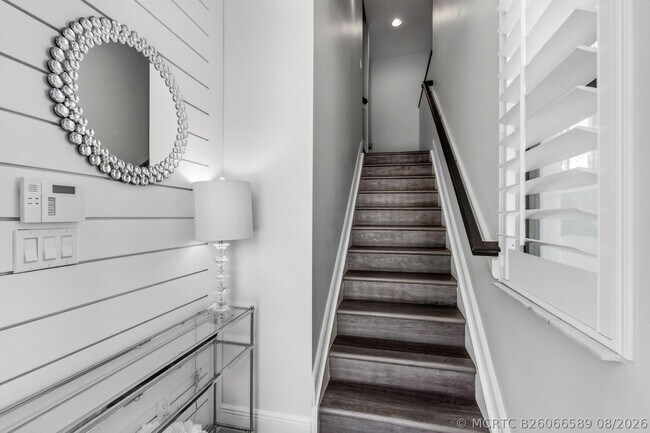 Building Photo - 622 Windward Cir S