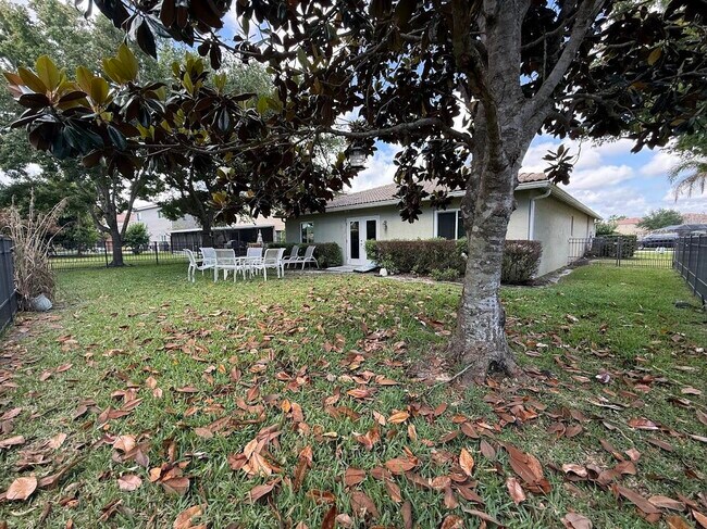 Building Photo - 5574 43rd Ct