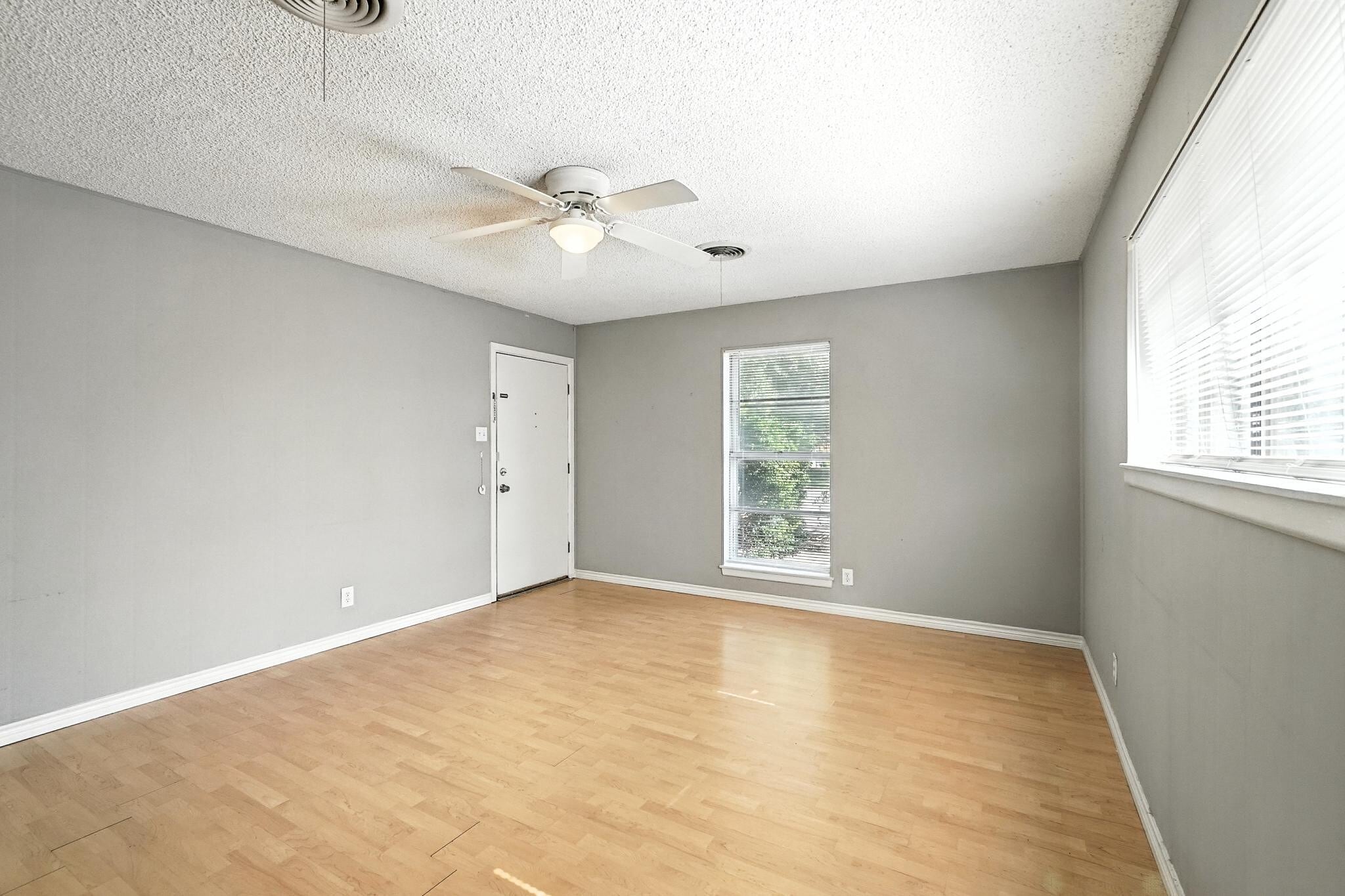 Building Photo - 3347 S 27th St