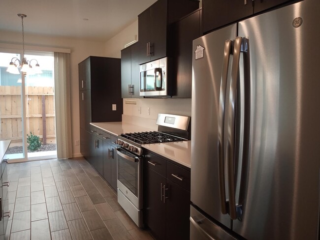 Building Photo - 1945 Kelly Ln