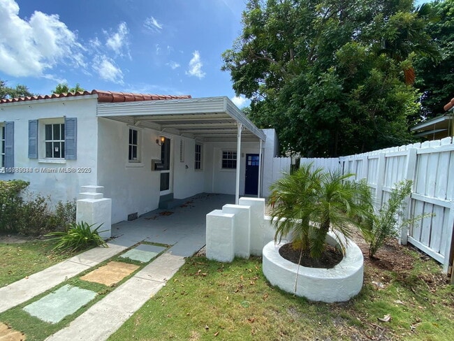 Building Photo - 668 NE 72nd Terrace