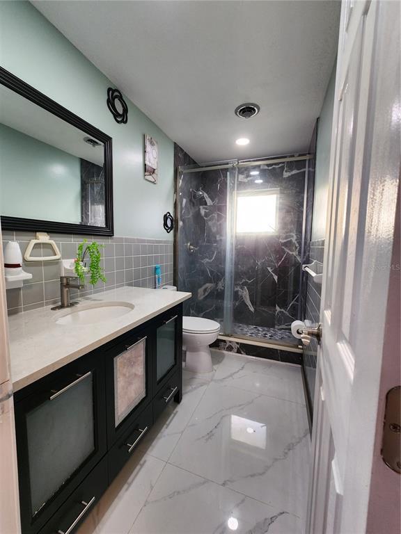 Building Photo - 3409 NE 22nd Ct