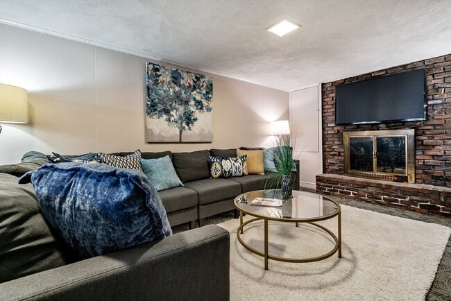 Building Photo - 12 Durso Ave