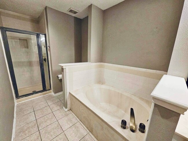 Building Photo - 7538 Tantara Ct