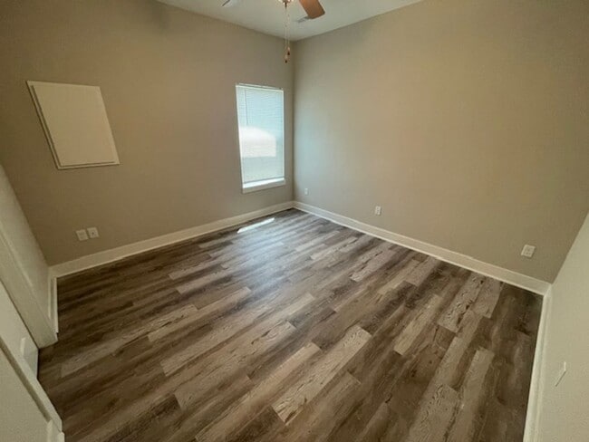 Building Photo - For Rent – Beautiful 3 Bed | 2 Bath Single...
