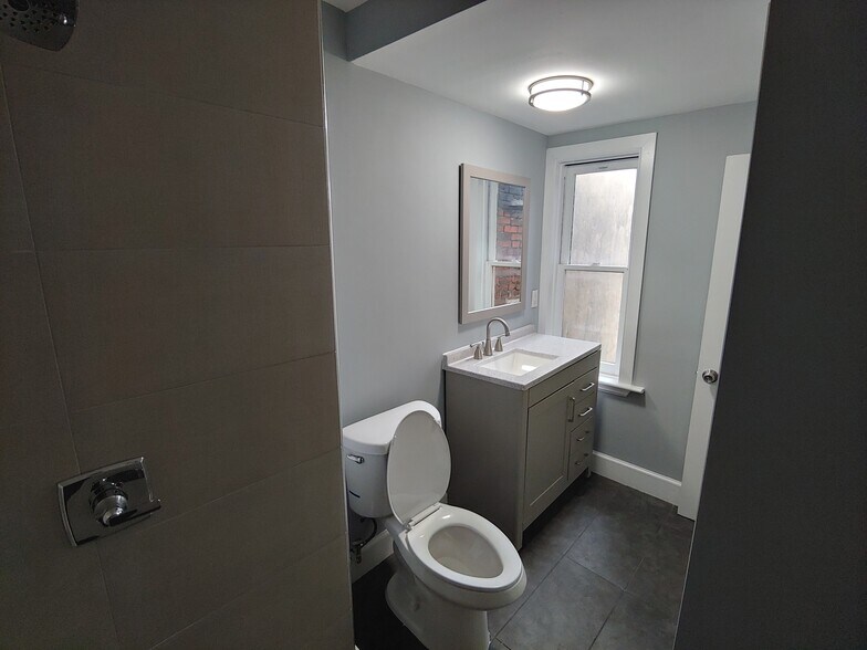 Building Photo - 33 S Calhoun St