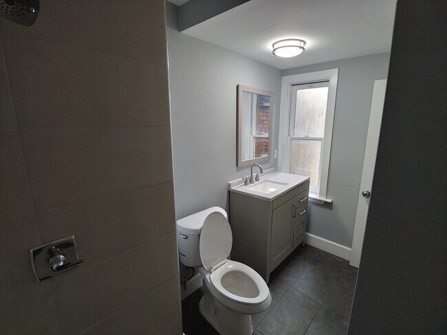 Building Photo - 33 S Calhoun St