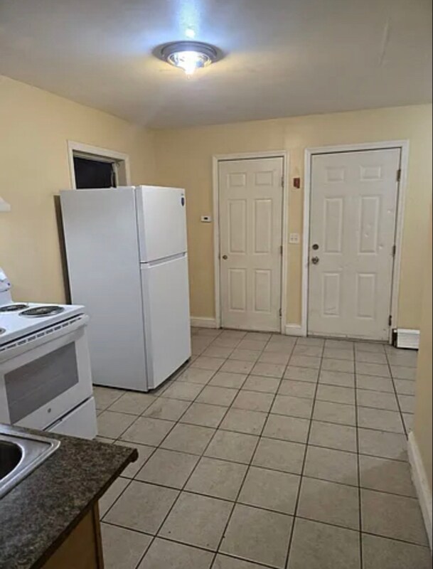 Building Photo - 7 Jones St