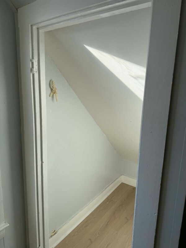 Building Photo - 242 Lincoln St