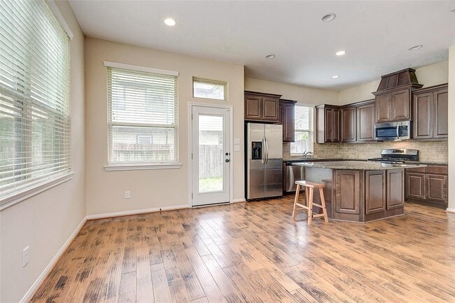 Building Photo - 16 Cheswood Manor Court