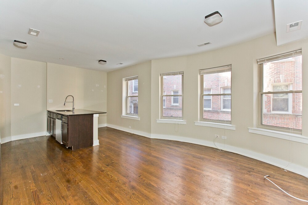 Building Photo - 5056 N Winchester Ave