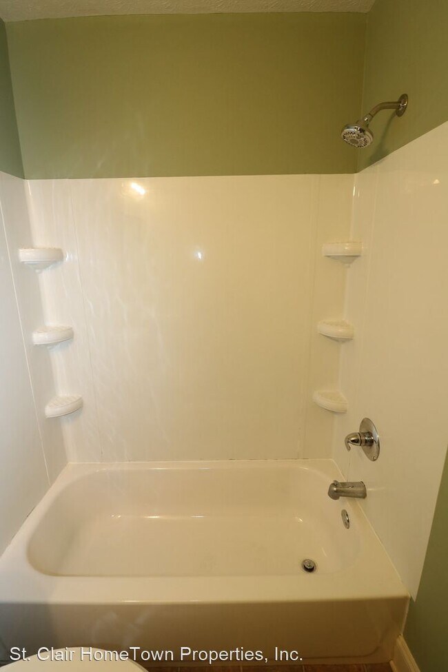 Building Photo - 3 br, 1.5 bath House - 245 Hazelwood Dr