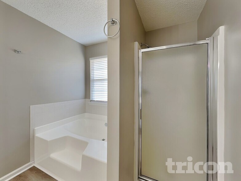 Building Photo - 11610 Registry Blvd