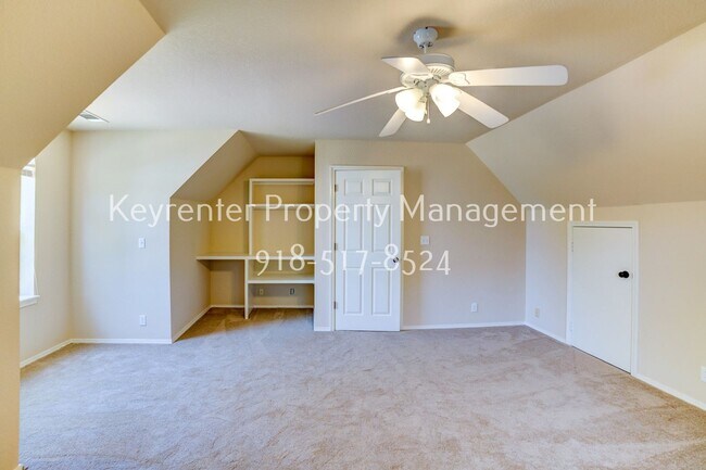 Building Photo - Beautiful home across from Jenks Middle School
