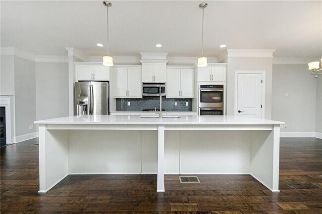 Building Photo - 1299 Linden Ct