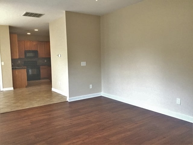 Building Photo - 456 Clearwater Dr