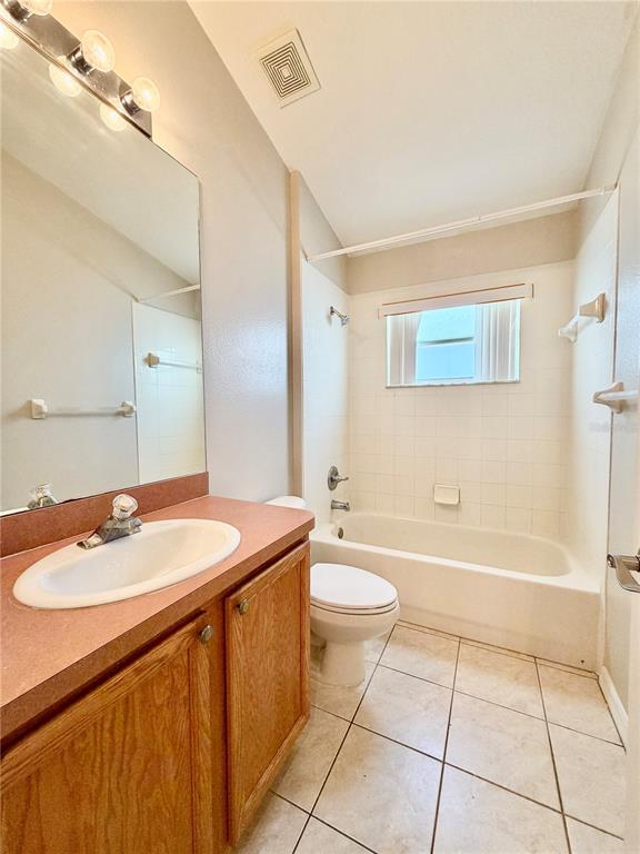 Building Photo - 2708 Wood Pointe Dr