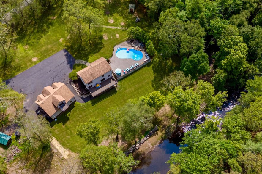 Building Photo - 58 Old Powdermill Rd