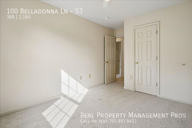 Building Photo - 100 Belladonna Ln